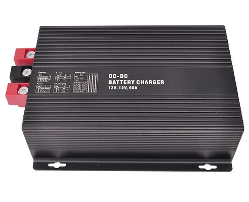 12V 30A gelijkstroombatterijoplader met 390W Pvmax omgekeerde polariteitsbescherming waterdicht IP20/IP65