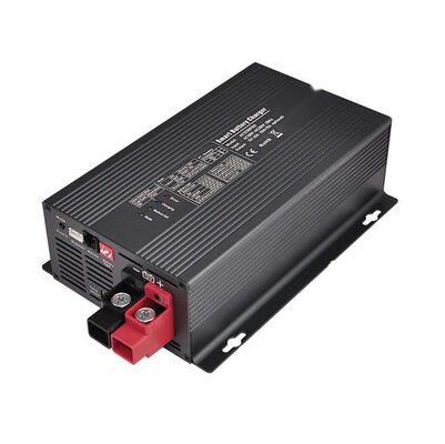 Maximale invoerstroom 30A Zonnebatterijoplader ideaal voor afgelegen zonne-installaties die onderhoudsvrije werking bieden